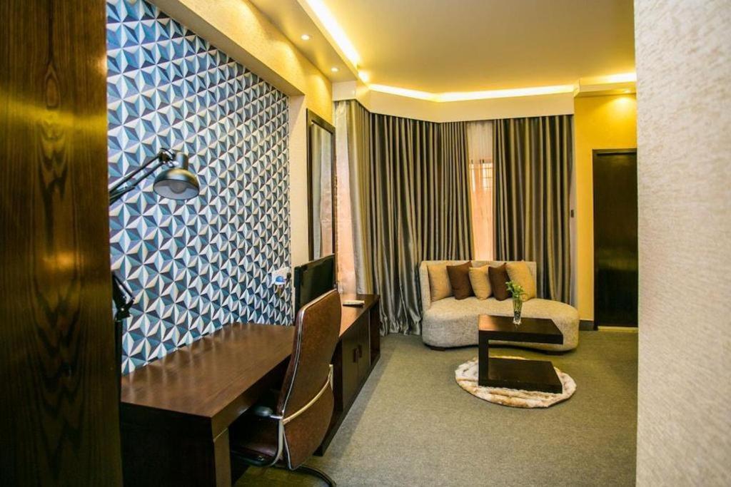 Hotel Tropical Daisy Dhaka Exterior foto