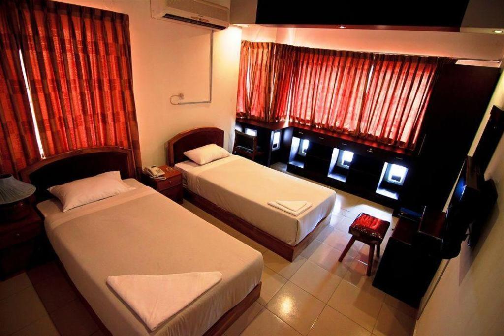 Hotel Tropical Daisy Dhaka Exterior foto