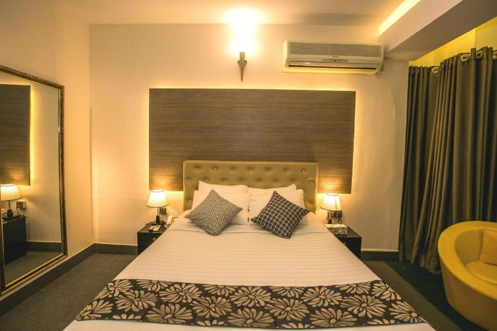 Hotel Tropical Daisy Dhaka Exterior foto