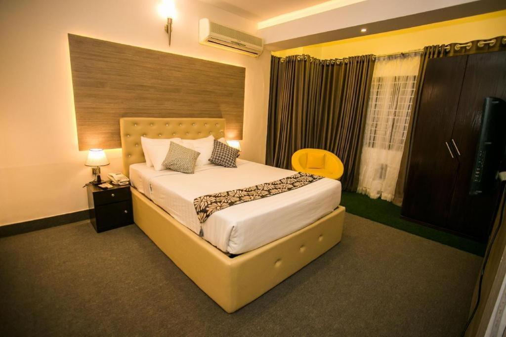 Hotel Tropical Daisy Dhaka Exterior foto