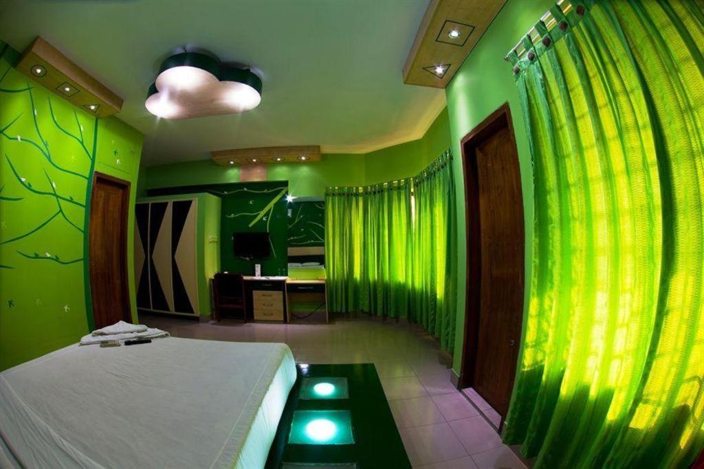 Hotel Tropical Daisy Dhaka Exterior foto