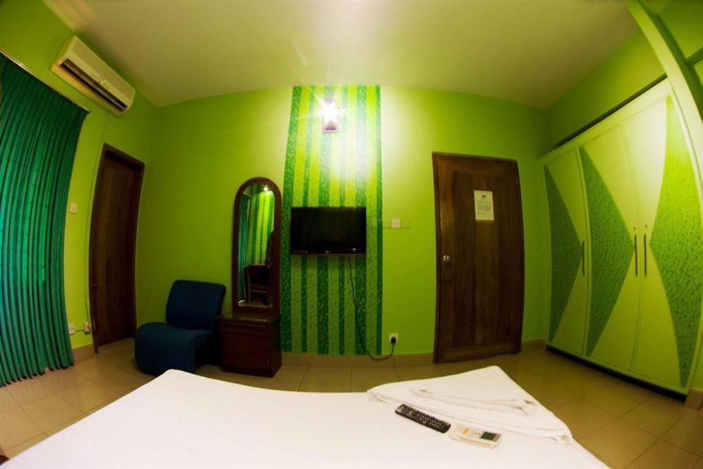 Hotel Tropical Daisy Dhaka Exterior foto