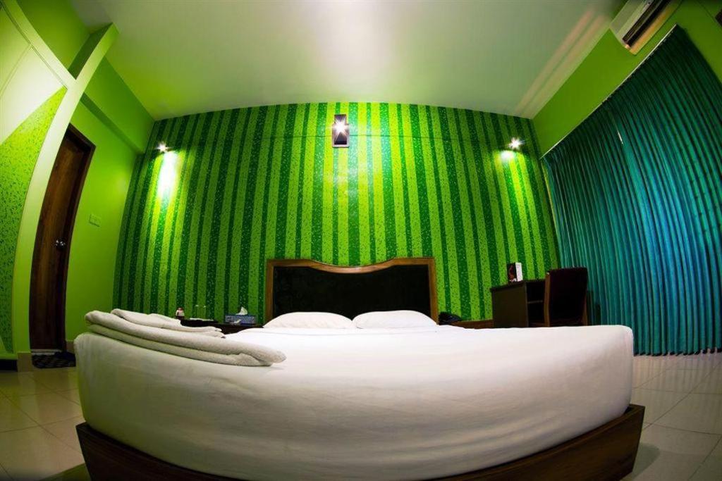 Hotel Tropical Daisy Dhaka Exterior foto