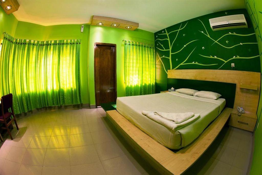 Hotel Tropical Daisy Dhaka Exterior foto