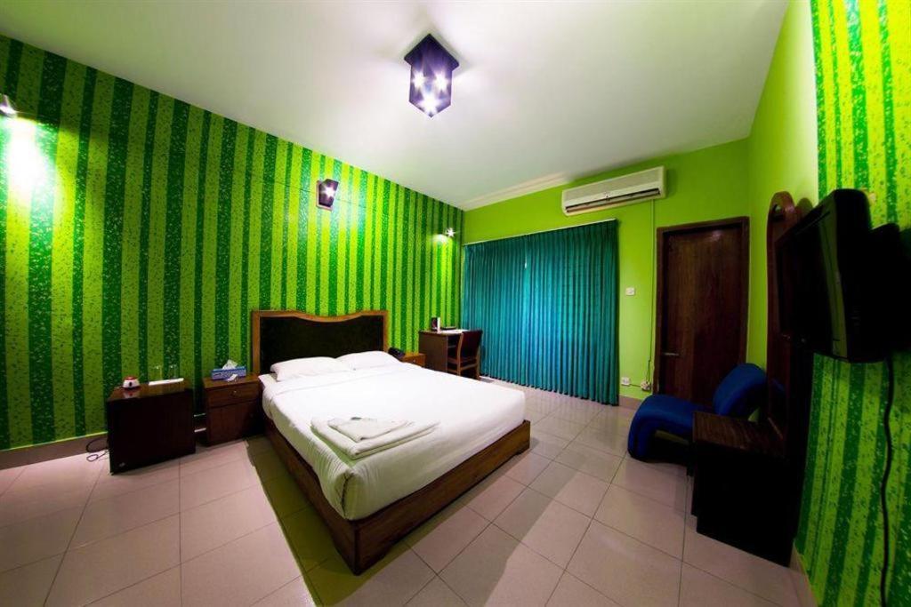 Hotel Tropical Daisy Dhaka Exterior foto