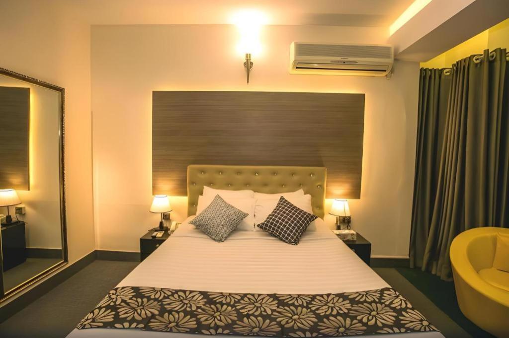 Hotel Tropical Daisy Dhaka Exterior foto