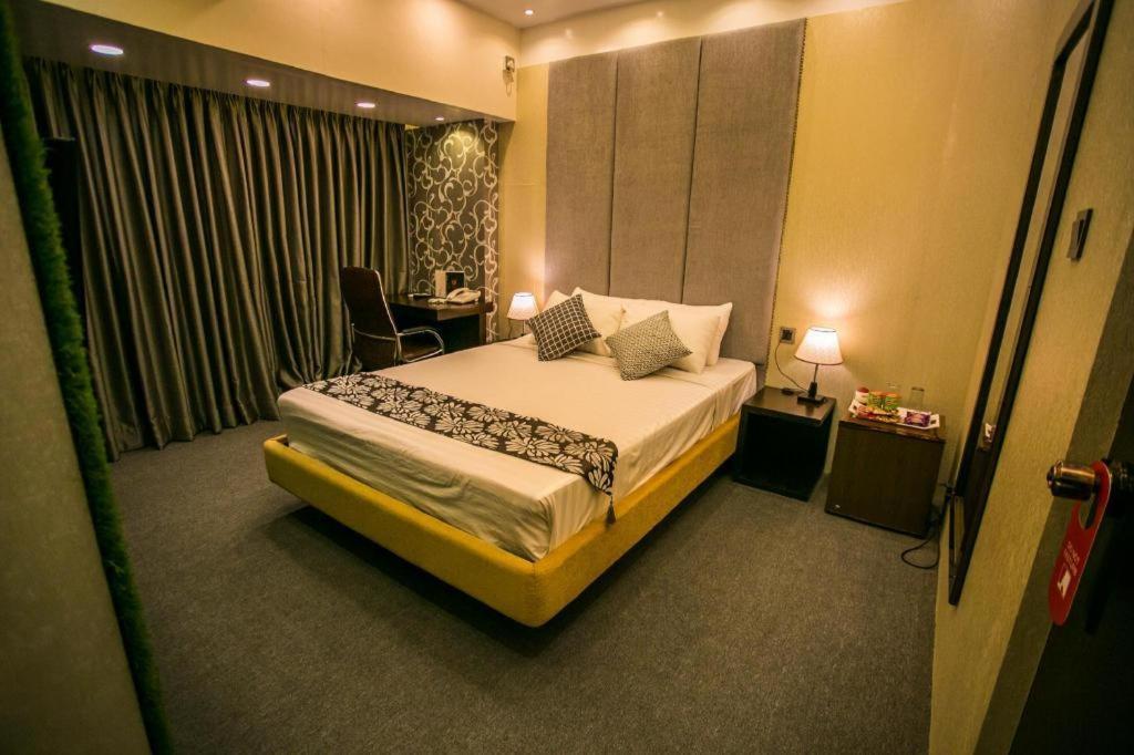 Hotel Tropical Daisy Dhaka Exterior foto