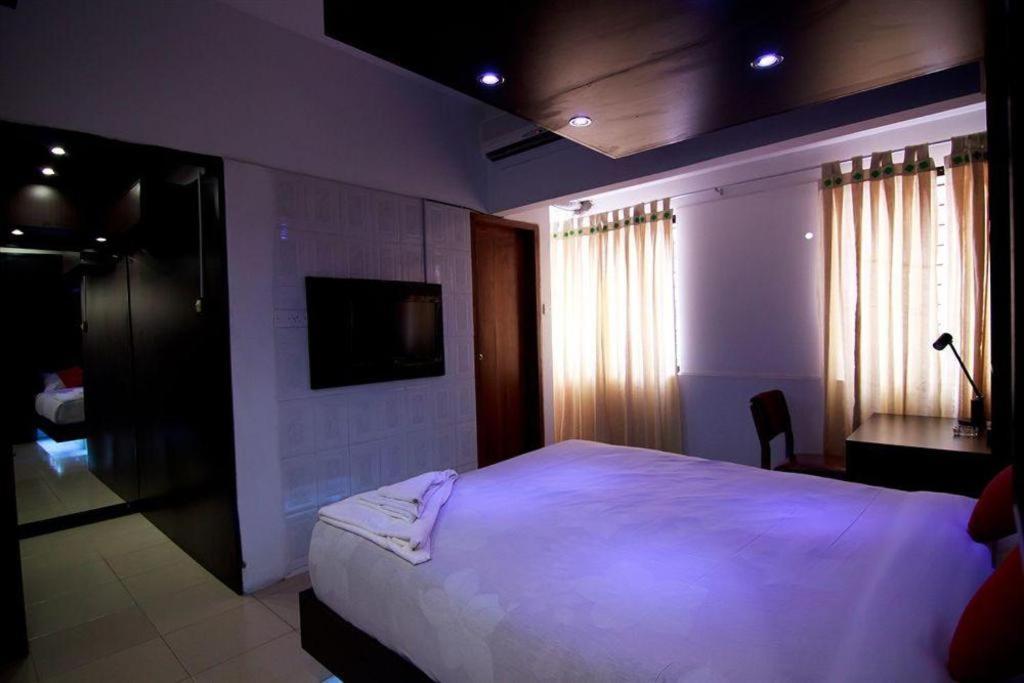 Hotel Tropical Daisy Dhaka Exterior foto